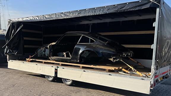 Porsche 911 ontlakt en ontroest